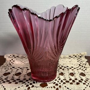 Fenton Dusty Rose Cranberry Ruffled Tulip Vase – 1970s Art Glass Collectible
